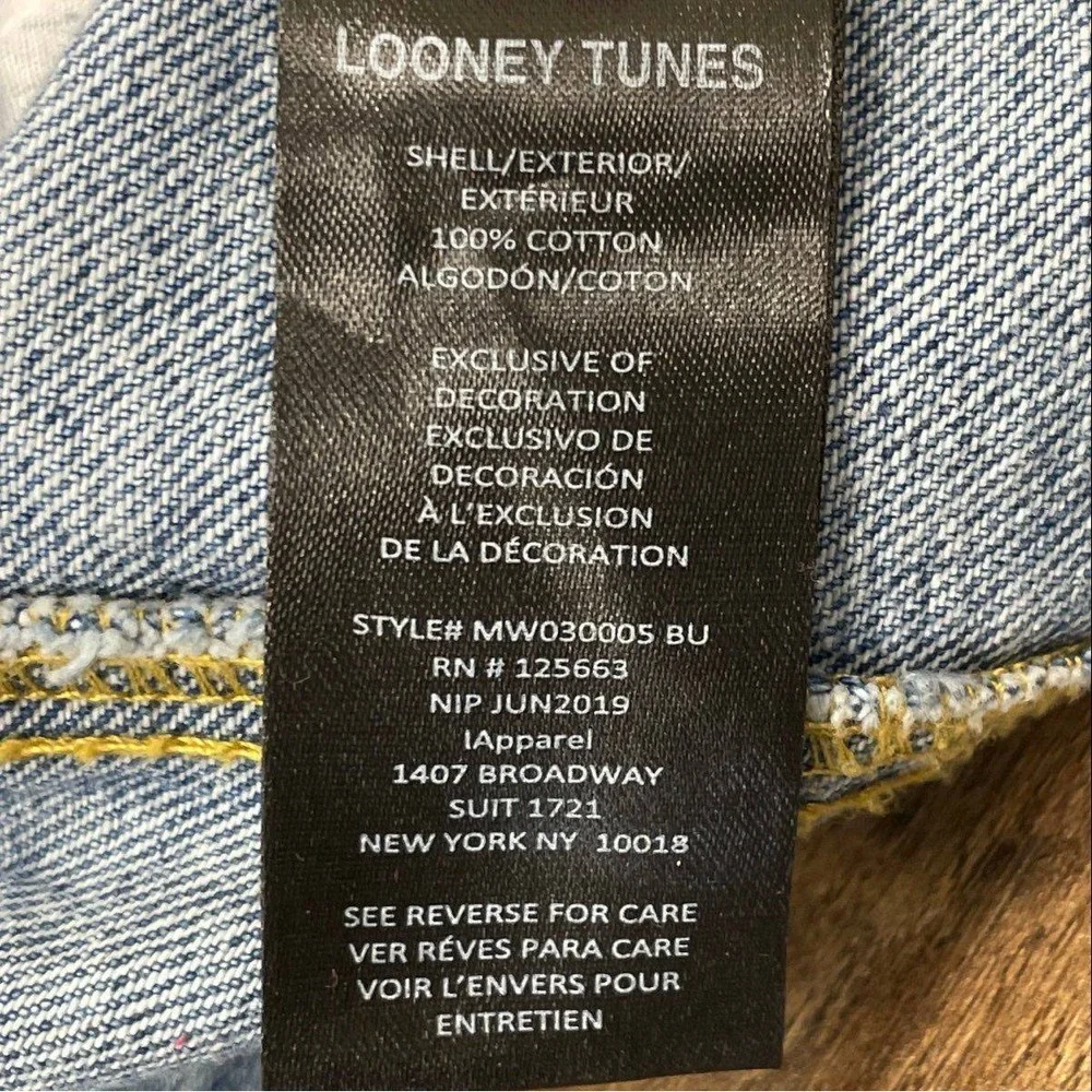 Members Only Looney Tunes Denim Jacket Acid Wash Blue Bugs Bunny Marvin Small - Picture 6 of 6